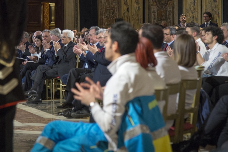 Il Presidente Sergio Mattarella nel corso dell'incontro con i volontari del Servizio Civile Nazionale