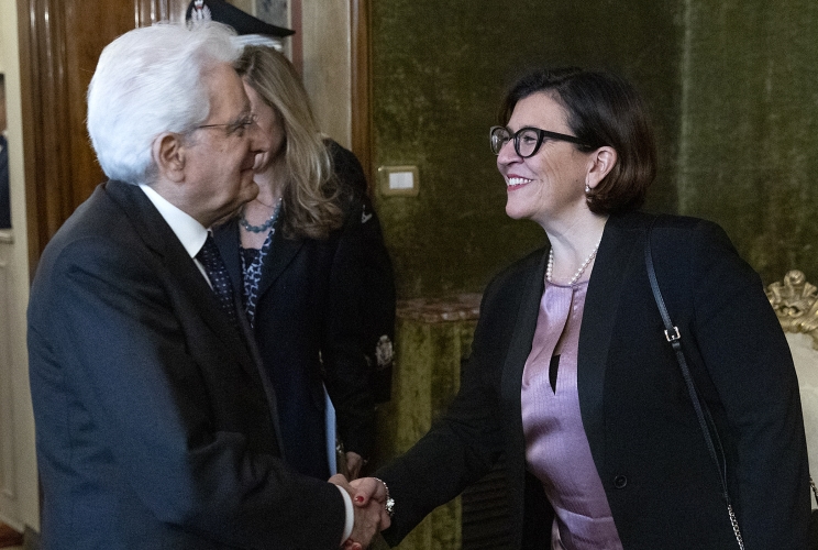 Il Presidente Sergio Mattarella con la Ministra della Difesa Elisabetta Trenta, in occasione dell'incontro con gli esponenti delle Associazioni Combattentistiche e d'Arma nella ricorrenza del 74° anniversario della Liberazione
