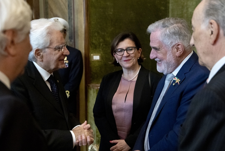 Il Presidente Sergio Mattarella con la Ministra della Difesa Elisabetta Trenta, Claudio Betti, Presidente della Confederazione Italiana fra le Associazioni Combattentistiche e Partigiane e il Gen. C.A. Mario Buscemi, Presidente Nazionale del Consiglio Nazionale Permanente delle Associazioni d’Arma, in occasione dell'incontro con gli esponenti delle Associazioni Combattentistiche e d'Arma nella ricorrenza del 74° anniversario della Liberazione