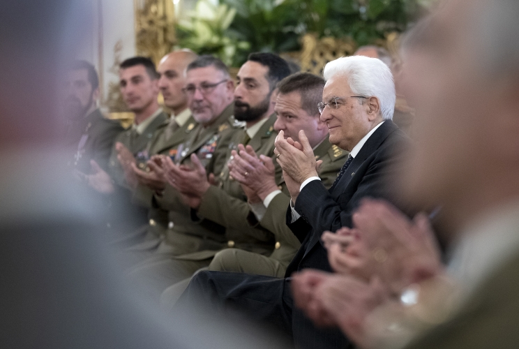Il Presidente Sergio Mattarella in occasione dell'incontro con una rappresentanza dell’Esercito Italiano, nel 158° anniversario di fondazione dell'Esercito Italiano