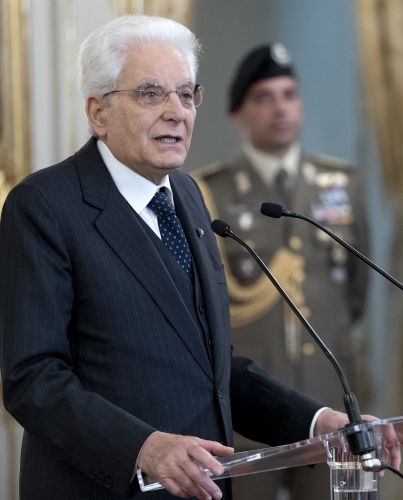 Il Presidente Sergio Mattarella in occasione dell'incontro con una rappresentanza dell’Esercito Italiano, nel 158° anniversario di fondazione dell'Esercito Italiano