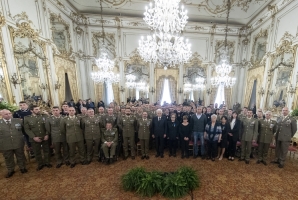 Il Presidente Sergio Mattarella in occasione dell'incontro con una rappresentanza dell’Esercito Italiano, nel 158° anniversario di fondazione dell'Esercito Italiano
