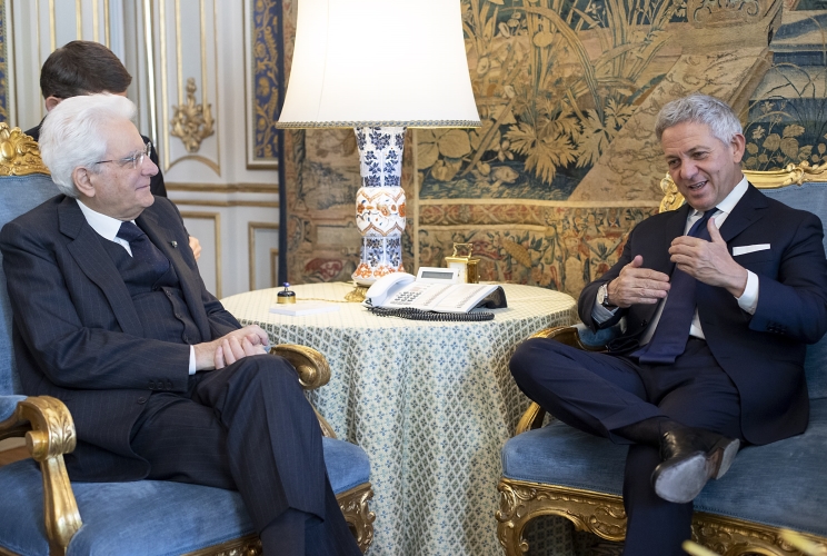 Il Presidente Sergio Mattarella nel corso dell'incontro con Marco Maria Durante, Presidente di LaPresse, unitamente ad una delegazione 
