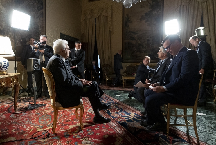 Il Presidente della Repubblica Sergio Mattarella nel corso dell'intervista con i media vaticani