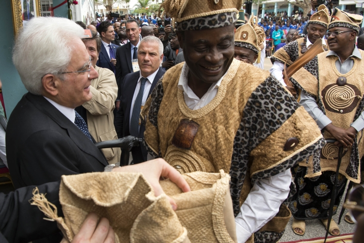 Il Presidente Sergio Mattarella al “Centro orientamento educativo" (COE) di Mbalmayo