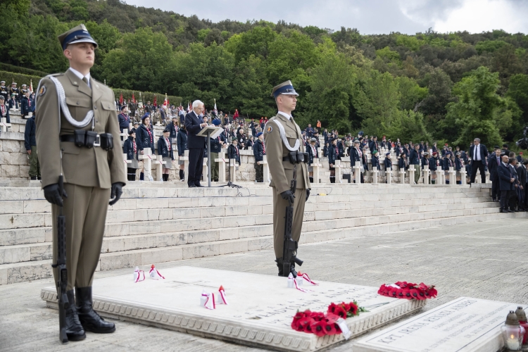 Il Presidente della Repubblica Sergio Mattarella,in occasione del 75° anniversario della battaglia di Montecassino