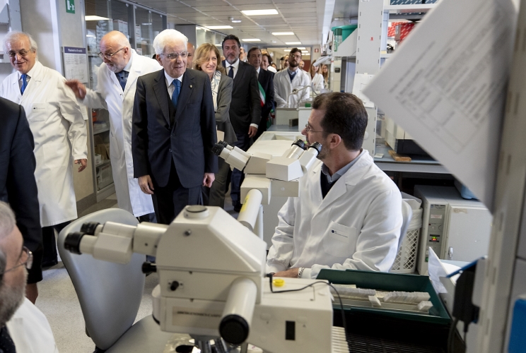 Il Presidente Sergio Mattarella nel corso della visita all’Istituto Europeo di Oncologia nel 25° anniversario di fondazione