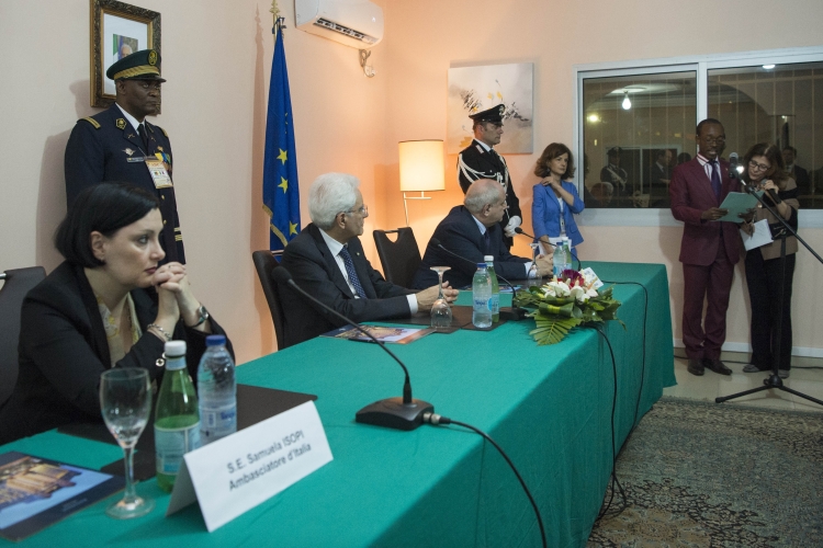 Il Presidente Sergio Mattarella in occasione dell'incontro con i volontari della comunità di Sant'Egidio