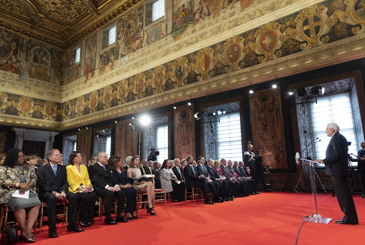 Il Presidente Sergio Mattarella rivolge il suo indirizzo di saluto in occasione del concerto eseguito dall’Orchestra Giovanile Italiana, diretta dal Maestro Marco Angius, in onore del Corpo Diplomatico accreditato presso lo Stato Italiano