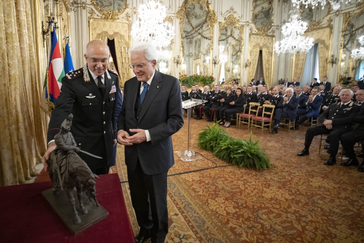 Il Presidente della Repubblica Sergio Mattarella con il Comandante dell'Arma dei Carabinieri, Gen. C.A. Giovanni Nistri in occasione del 205° anniversario di costituzione dell'Arma