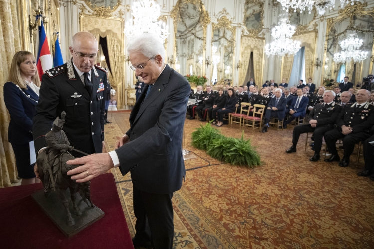 Il Presidente della Repubblica Sergio Mattarella con il Comandante dell'Arma dei Carabinieri, Gen. C.A. Giovanni Nistri in occasione del 205° anniversario di costituzione dell'Arma