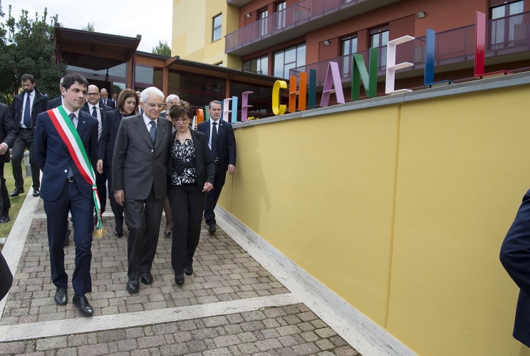 Il Presidente Sergio Mattarella in occasione della visita al Residence "Daniele Chianelli"