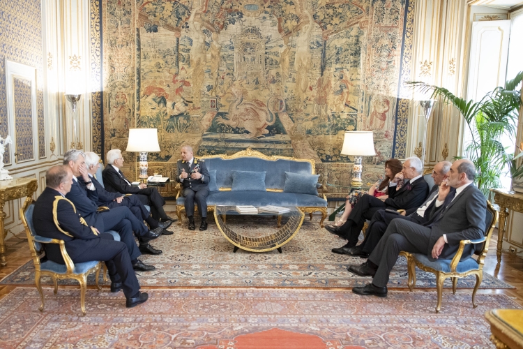 Il Presidente Sergio Mattarella con il Gen. C.A. Giuseppe ZAFARANA, Comandante Generale della Guardia di Finanza, in occasione del 245° anniversario di fondazione della Guardia di Finanza
