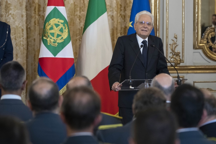 Il Presidente Sergio Mattarella in occasione dell'incontro con rappresentanza della Guardia di Finanza