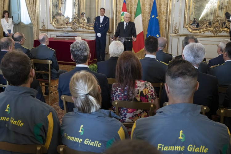 Il Presidente Sergio Mattarella in occasione dell'incontro con rappresentanza della Guardia di Finanza
