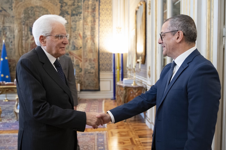 Il Presidente della Repubblica Sergio Mattarella riceve Francesco Basentini, Capo del Dipartimento dell’Amministrazione Penitenziaria,in occasione del 202° anniversario della sua costituzione.
