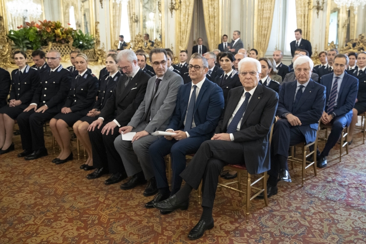 Il Presidente della Repubblica Sergio Mattarella con Francesco Basentini, Capo del Dipartimento dell’Amministrazione Penitenziaria e una rappresentanza della Polizia Penitenziaria,in occasione del 202° anniversario della sua costituzione.
