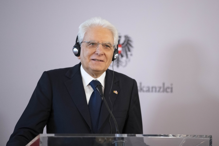 Il Presidente Sergio Mattarella con il Presidente Federale della Repubblica d'Austria Alexander Van der Bellen,durante le dichiarazioni alla stampa,in occasione della visita di Stato nella Repubblica d'Austria