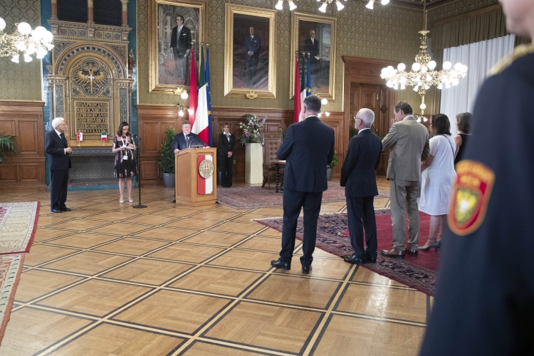 Il Presidente Sergio Mattarella al Municipio di Vienna,con il Sindaco Michael Ludwing,in occasione della visita di Stato nella Repubblica d'Austria