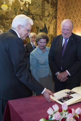 Il Presidente Sergio Mattarella e le LL.MM. il Re Harald V e la Regina Sonja di Norvegia