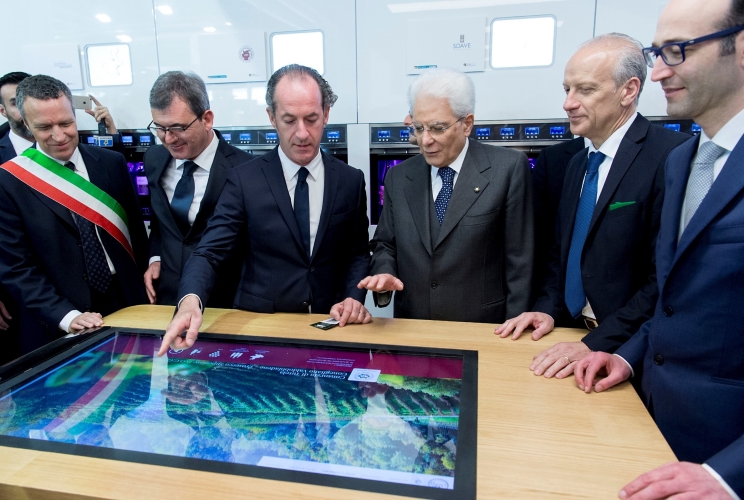 Il Presidente Sergio Mattarella nel corso della visita ai Padiglioni 