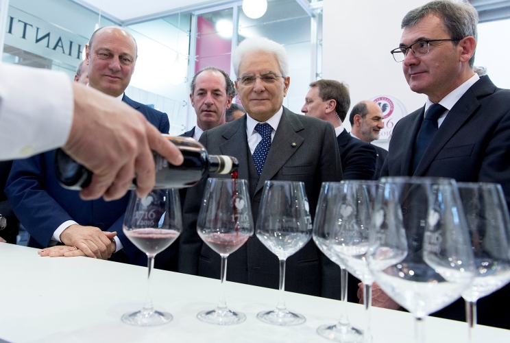 Il Presidente Sergio Mattarella visita ai Padiglioni della 50ª edizione di Vinitaly