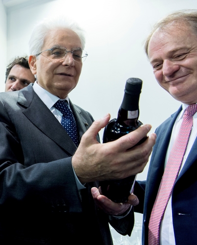 Il Presidente Sergio Mattarella nel corso della visita ai Padiglioni della 50ª edizione di Vinitaly