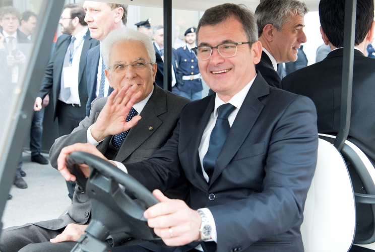 Il Presidente Sergio Mattarella nel corso della visita ai Padiglioni della 50ª edizione di Vinitaly