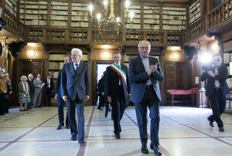 Il Presidente Sergio Mattarella con il Presidente della Biblioteca Capitolare 