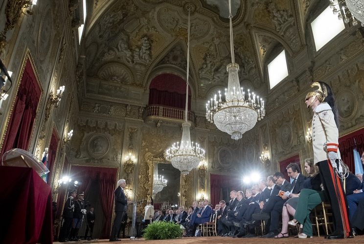 Il Presidente Sergio Mattarella in occasione dell'incontro con i componenti dell’Associazione Stampa Parlamentare, i Direttori dei quotidiani e delle agenzie giornalistiche e i giornalisti accreditati presso il Quirinale per la consegna del “Ventaglio” da parte dell’Associazione Stampa Parlamentare