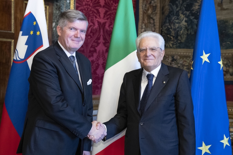 Il Presidente Sergio Mattarella con S.E. il Signor Tomaž Kunstelj,nuovo Ambasciatore della Repubblica di Slovenia,in occasione della presentazione delle Lettere Credenziali 
