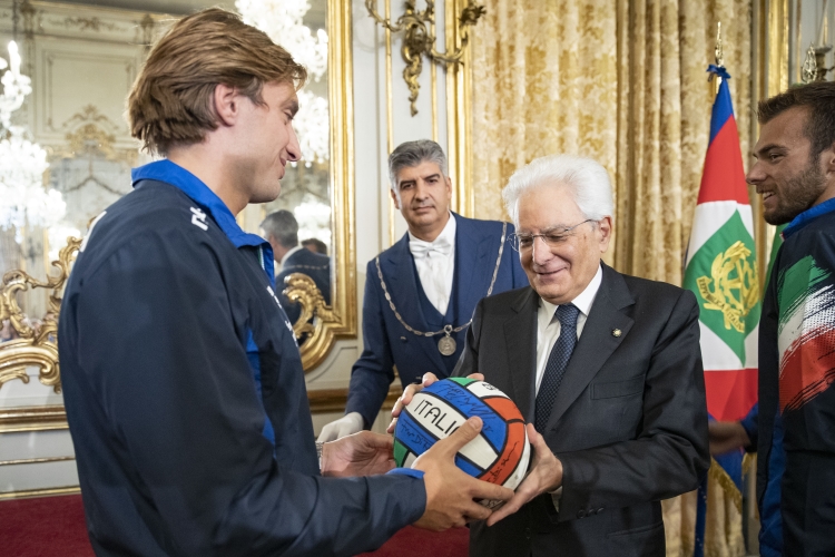 Il Presidente Sergio Mattarella nel corso dell'incontro con gli atleti dei Campionati del Mondo di Nuoto di Gwangju 2019
