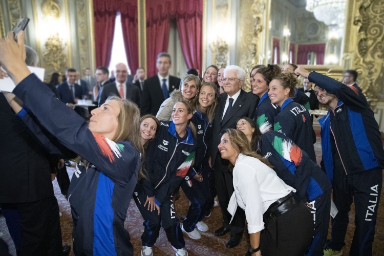 Il Presidente Sergio Mattarella nel corso dell'incontro con gli atleti dei Campionati del Mondo di Nuoto di Gwangju 2019
