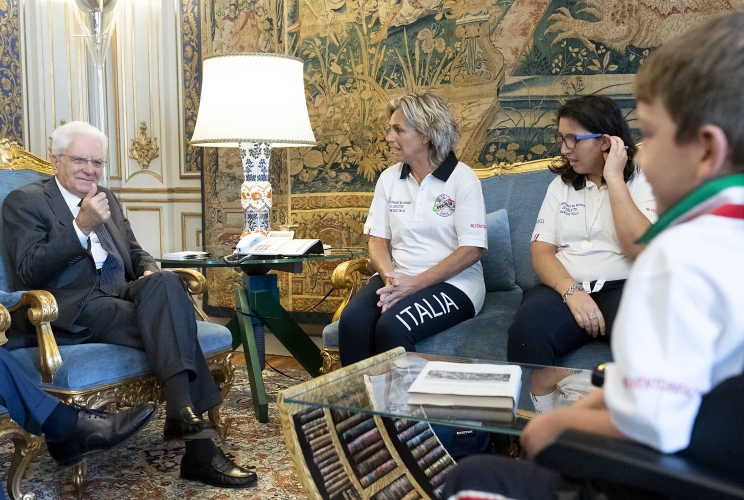 Il Presidente Sergio Mattarella con una rappresentanza di SOD Italia – Associazione Italiana displasia setto ottica e ipoplasia del nervo ottico, guidata dalla Presidente Diana Vitali