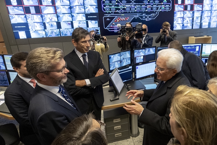 Il Presidente della Repubblica Sergio Mattarella  nel corso della visita al Centro di controllo della Metropolitana di Copenaghen