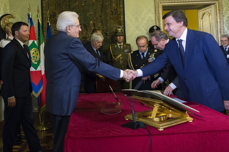 Il Presidente Sergio mattarella con il Ministro dello Sviluppo Economico Carlo Calenda 