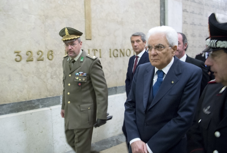 Il Presidente Sergio Mattarella al Sacrario Militare