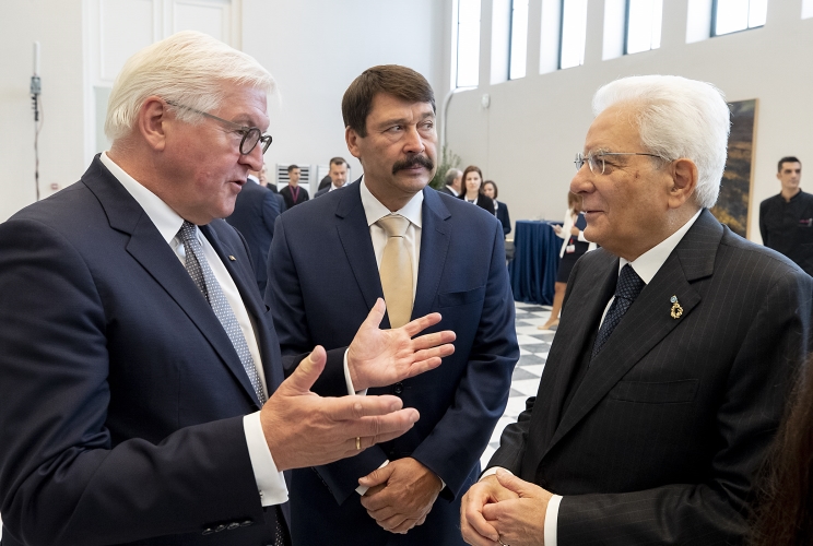  Il Presidente della Repubblica Sergio Mattarella  alla XV Riunione informale dei Capi di Stato del Gruppo Arraiolos con il Presidente della Repubblica con il Presidente della Repubblica Federale di Germania Frank Walter Steinmeier e il Presidente della Repubblica di Ungheria Janos Ader