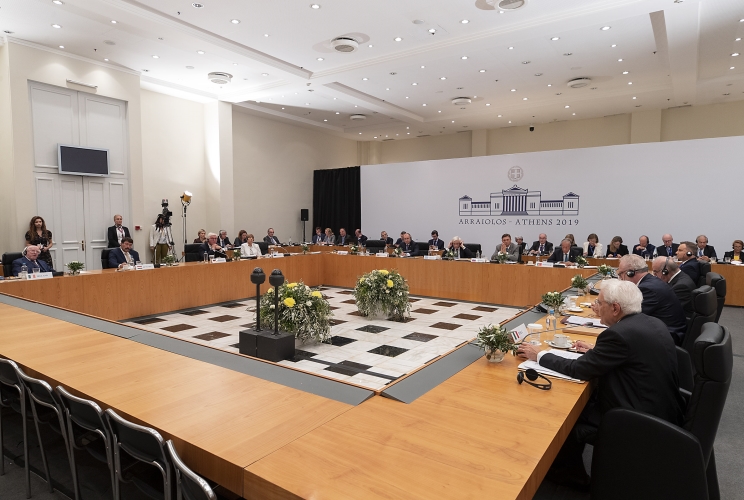 Il Presidente della Repubblica Sergio Mattarella alla XV Riunione informale dei Capi di Stato del Gruppo Arraiolos nel corso della prima sessione di lavoro