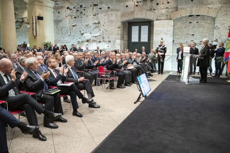 Il Presidente della Repubblica al Tempio di Adriano in Roma durante il seminario del 50° anniversario della scomparsa dell’On. Giulio Pastore.
