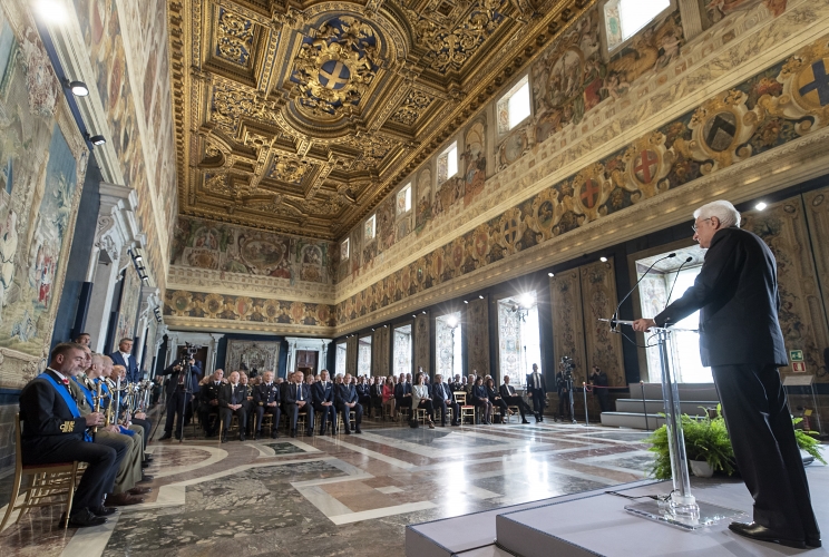 Il Presidente Sergio Mattarella nel corso dell’incontro della cerimonia di consegna delle insegne dell’Ordine Militare d’Italia, in occasione del Giorno dell’Unità Nazionale e Giornata delle Forze Armate