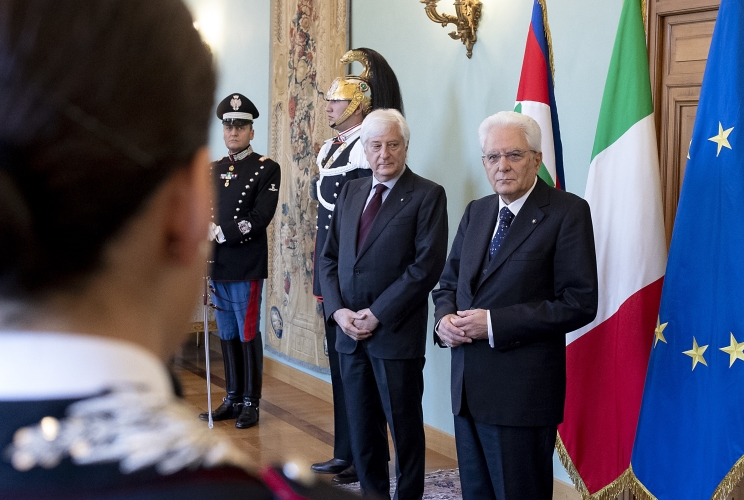 Il Presidente Sergio Mattarella nel corso dell’incontro con una rappresentanza di Allievi degli Istituti di Formazione Militare