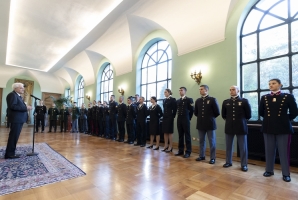 Il Presidente Mattarella incontra una rappresentanza di Allievi degli Istituti di Formazione Militare