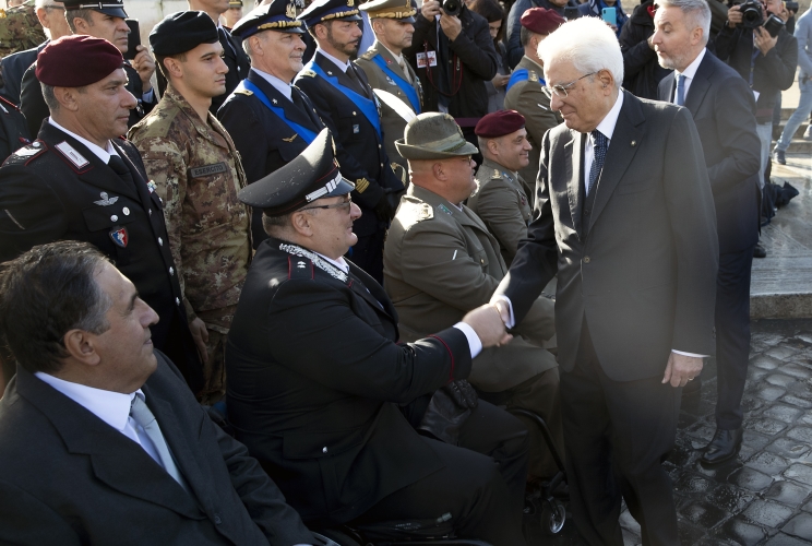 Il Presidente Sergio Mattarella in occasione della deposizione di una corona d’alloro sulla Tomba del Milite Ignoto nella ricorrenza del Giorno dell’Unità Nazionale e Giornata delle Forze Armate