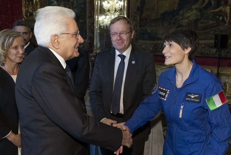Il Presidente Sergio Mattarella con Samantha Cristoforetti e Johann-Dietrich Wörner, Direttore Generale dell’ESA, in occasione del collegamento con l’astronauta Luca Parmitano dalla Stazione Spaziale Internazionale