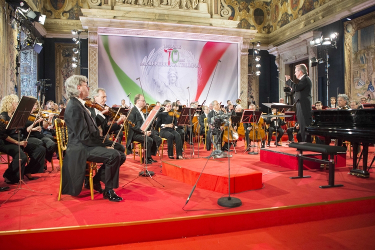 Il Presidente della Repubblica Sergio Mattarella in occasione del concerto per il 70° anniversario della Repubblica Italiana