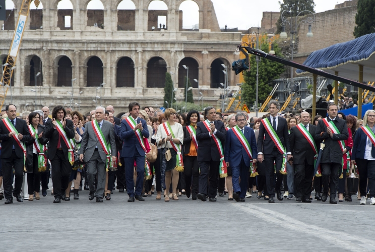 La sfilata dei Sindaci in Via dei Fori Imperiali