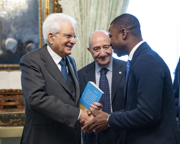 Il Presidente Sergio Mattarella nel corso dell'incontro con una delegazione di UNICEF Italia 