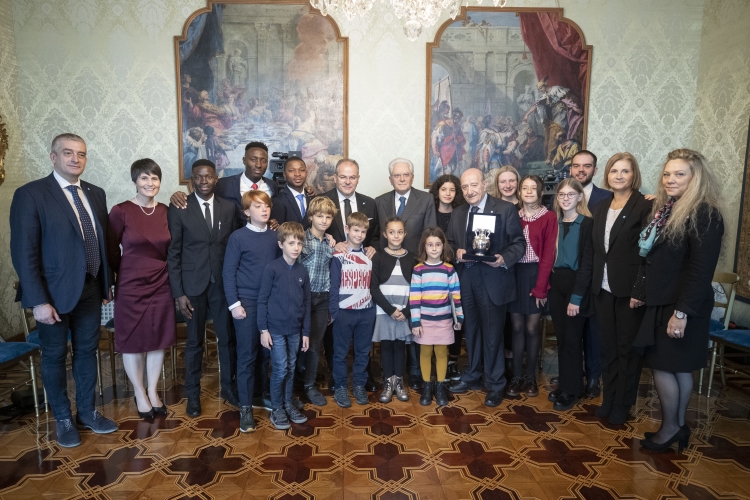 Il Presidente Sergio Mattarella nel corso dell'incontro con una delegazione di UNICEF Italia 