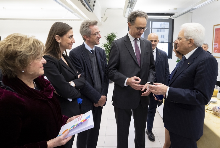 Il Presidente Sergio Mattarella con il Rettore dell’Università degli Studi Roma Tre il Prof. Luca Pietromarchi, il Prof. Gaetano Manfredi, Presidente della Conferenza dei Rettori delle Università Italiane, la Dott.ssa Anna Ascani, Vice Ministro dell’Istruzione, dell’Università e della Ricerca e la Prof.ssa Lucia Chiappetta Cajola, Pro-Rettore Vicario, in occasione del convegno “Università, Disabilità, Inclusione. Vent’anni dalla Legge 17/1999: tra passato e futuro”, organizzato presso l’Università Roma Tre